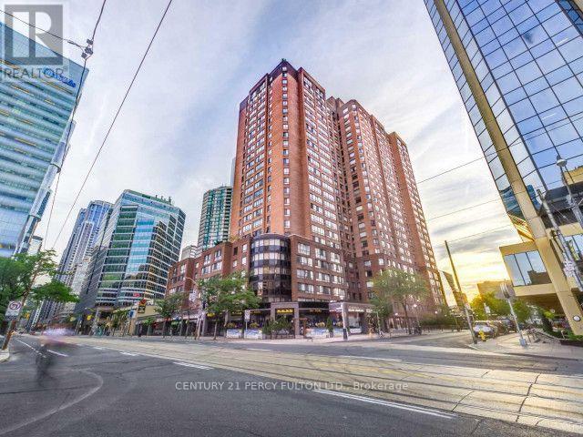 1111 - 633 Bay Street Property Photo 1