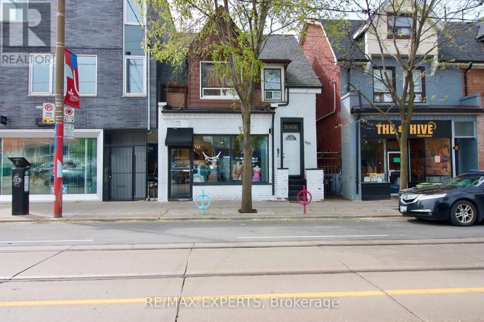 903 Dundas Street W Property Photo 1