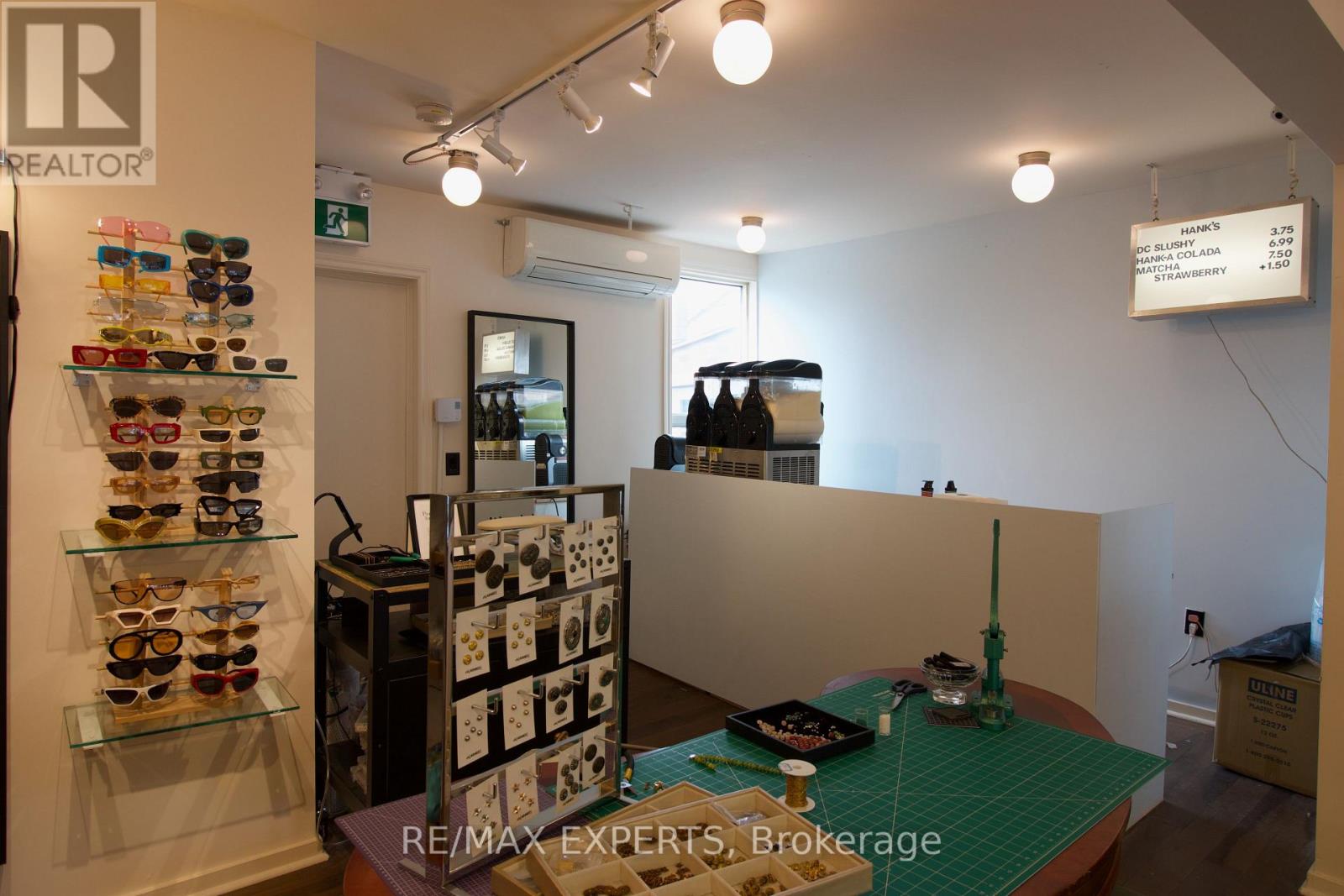 903 Dundas Street W Property Photo 6