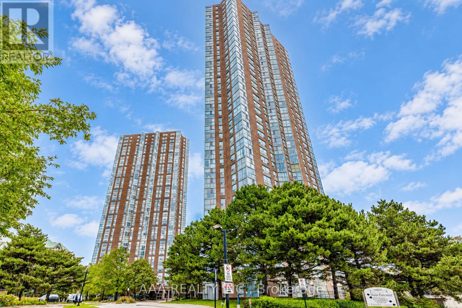 2101 - 5 Concorde Place Photo de la propriété 1