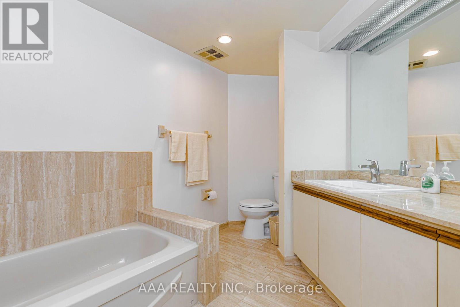 2101 - 5 Concorde Place Property Photo 27