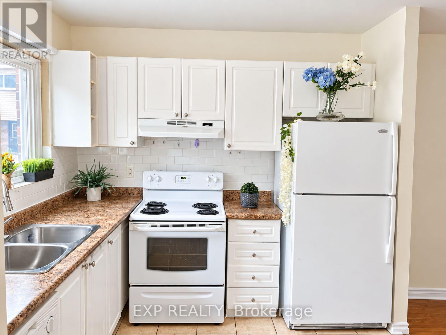 111 - 55 Godstone Road Property Photo 2