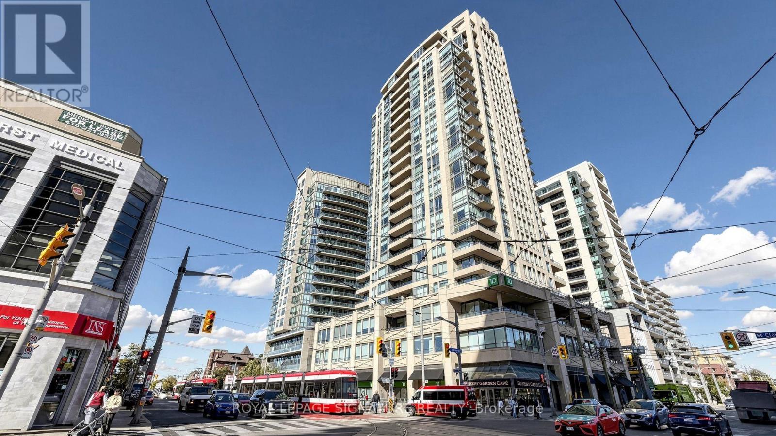 402 - 500 St Clair Avenue W Property Photo 1