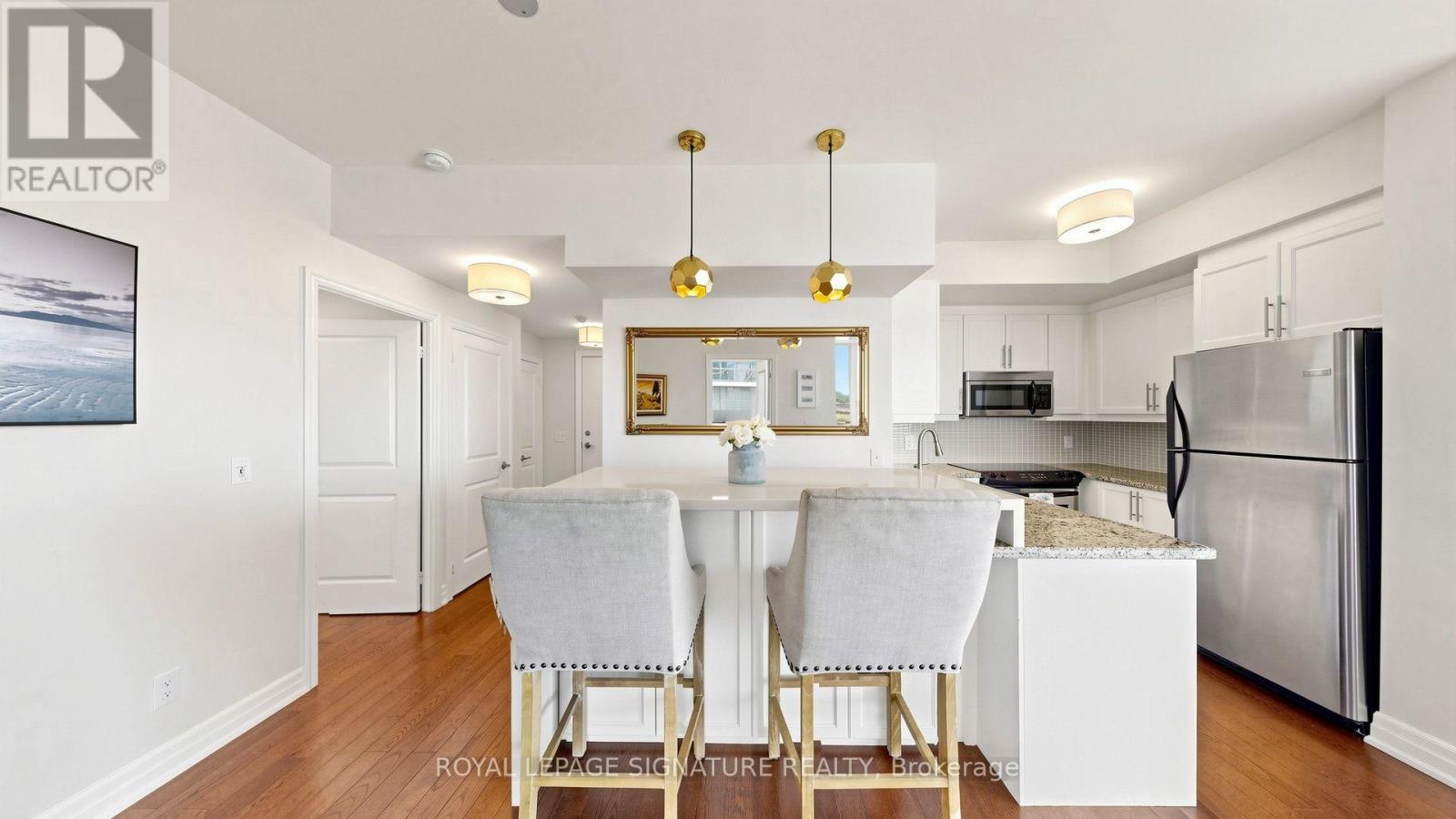 402 - 500 St Clair Avenue W Property Photo 15