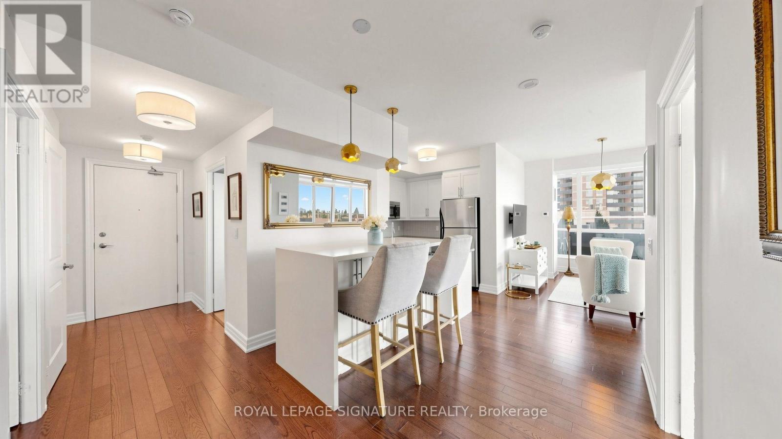 402 - 500 St Clair Avenue W Property Photo 16