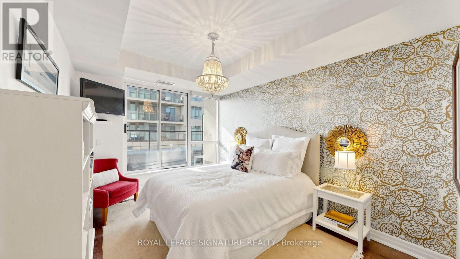 402 - 500 St Clair Avenue W Property Photo 18