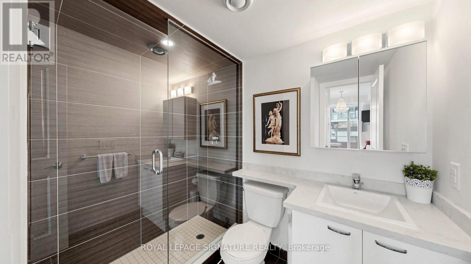 402 - 500 St Clair Avenue W Property Photo 20