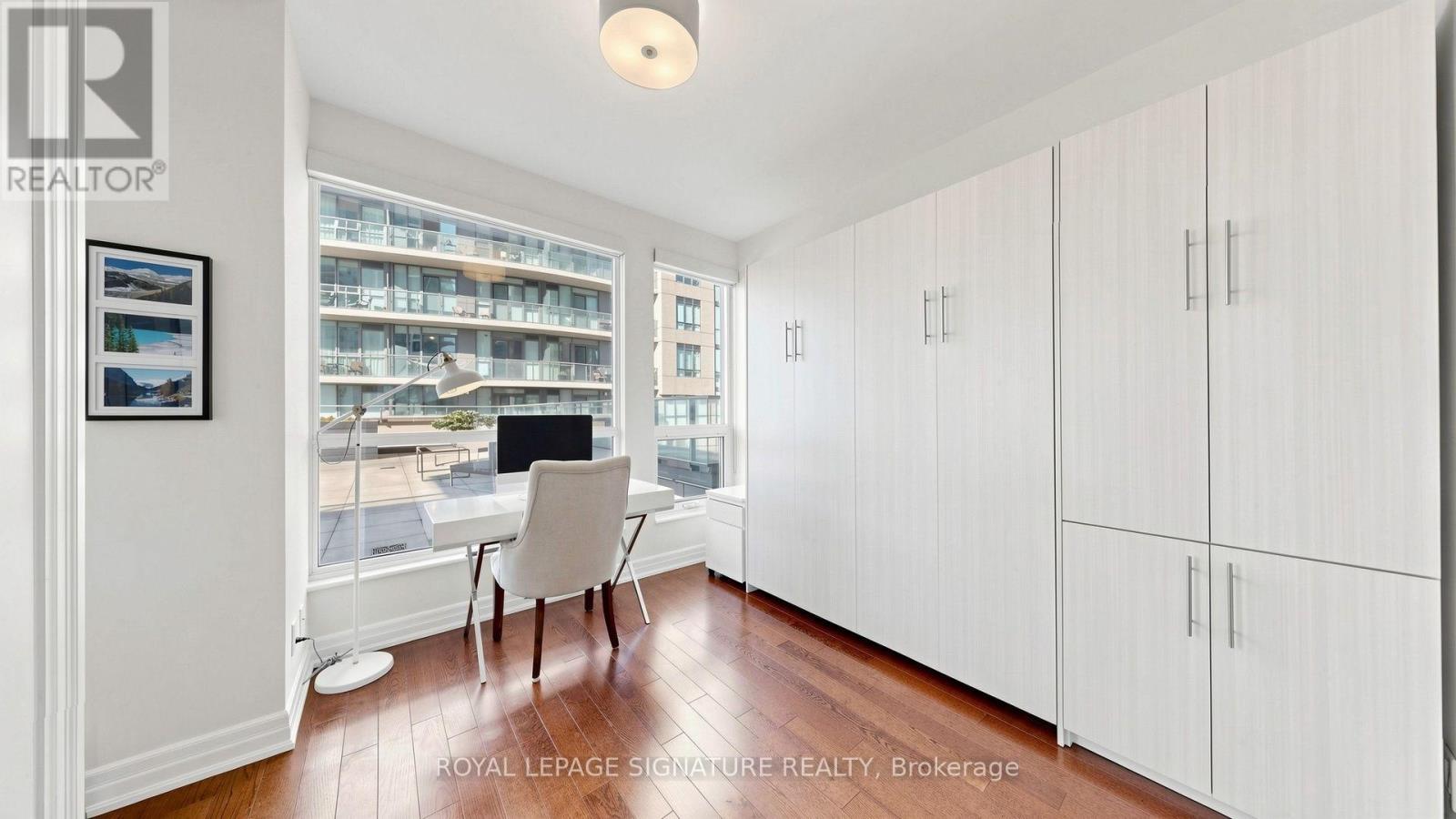 402 - 500 St Clair Avenue W Property Photo 22