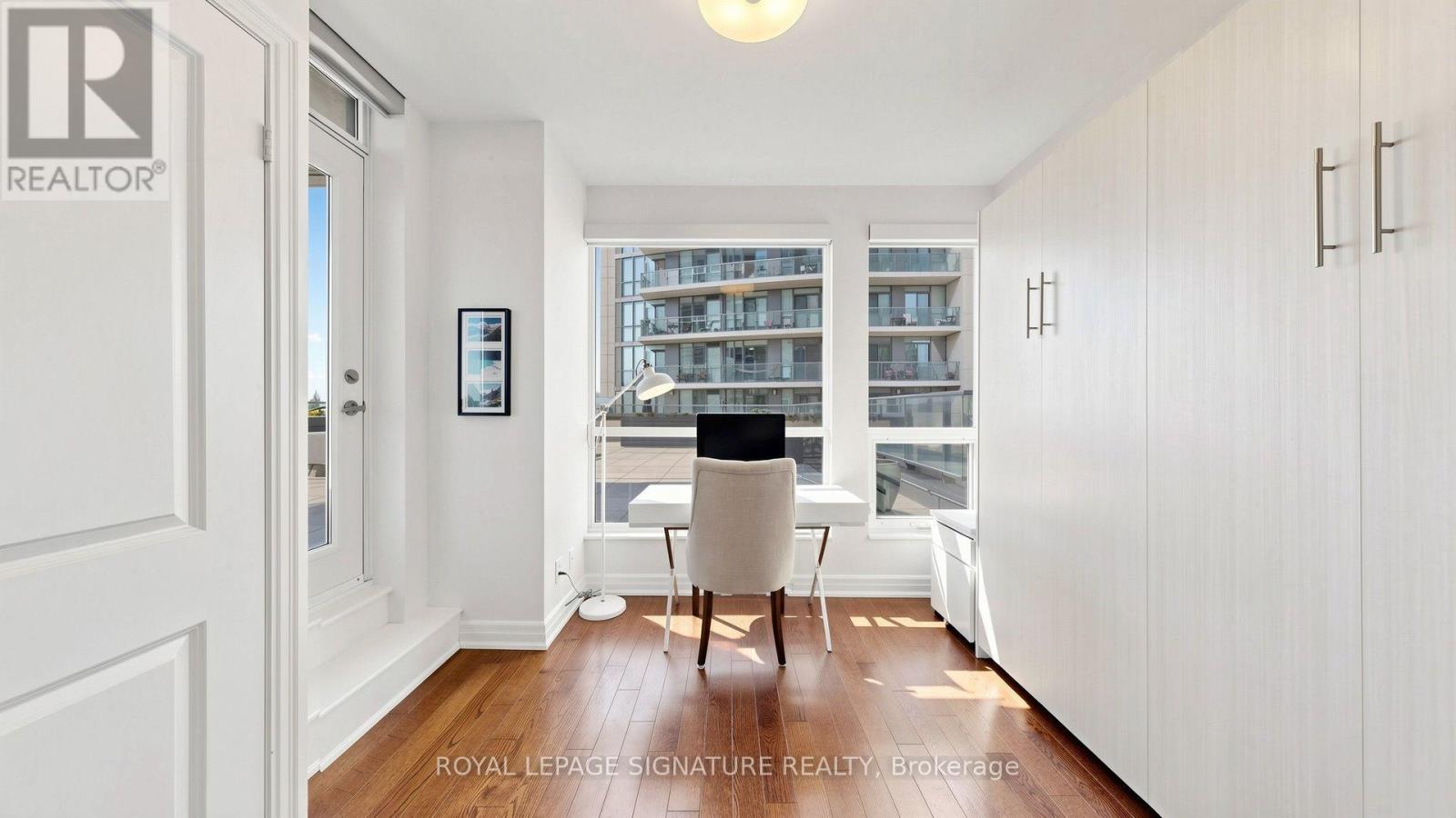 402 - 500 St Clair Avenue W Property Photo 24