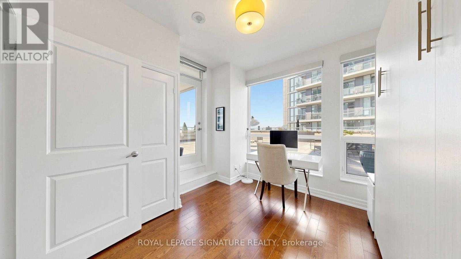 402 - 500 St Clair Avenue W Property Photo 27