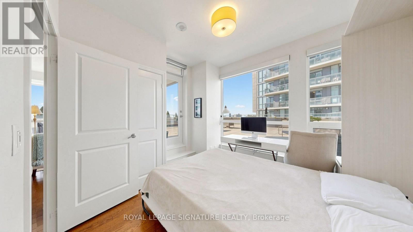 402 - 500 St Clair Avenue W Property Photo 28