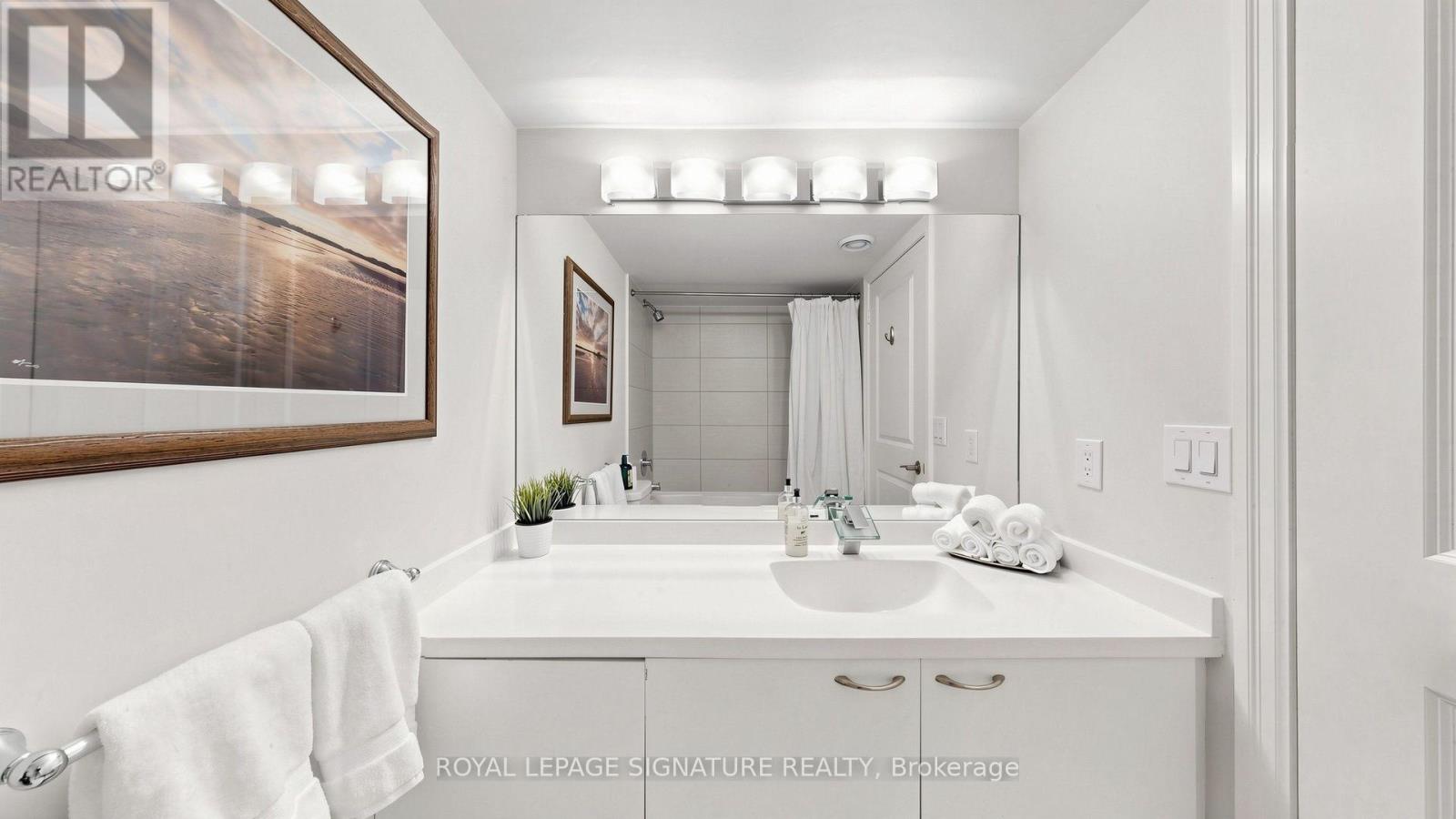 402 - 500 St Clair Avenue W Property Photo 32