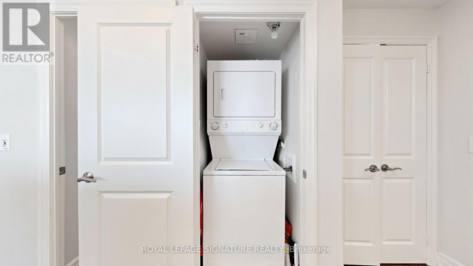 402 - 500 St Clair Avenue W Property Photo 33