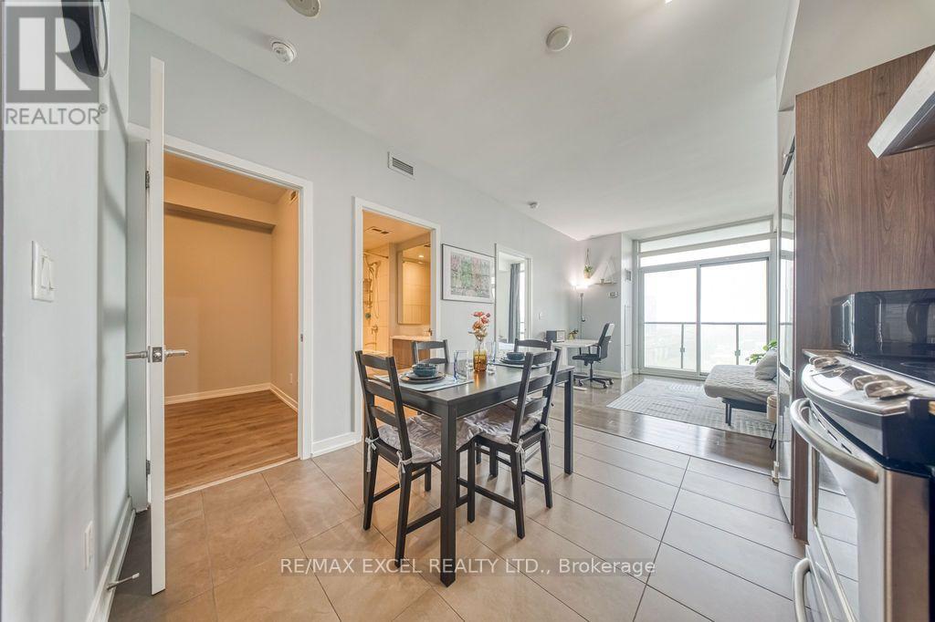 1301 - 170 Fort York Boulevard Property Photo 2