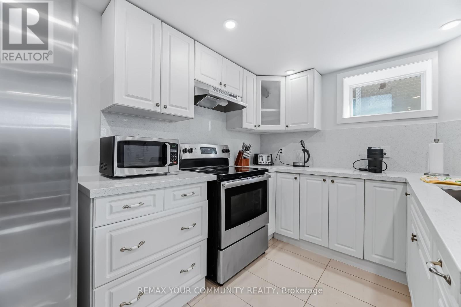 Lower - 200 Goulding Avenue N Property Photo 5