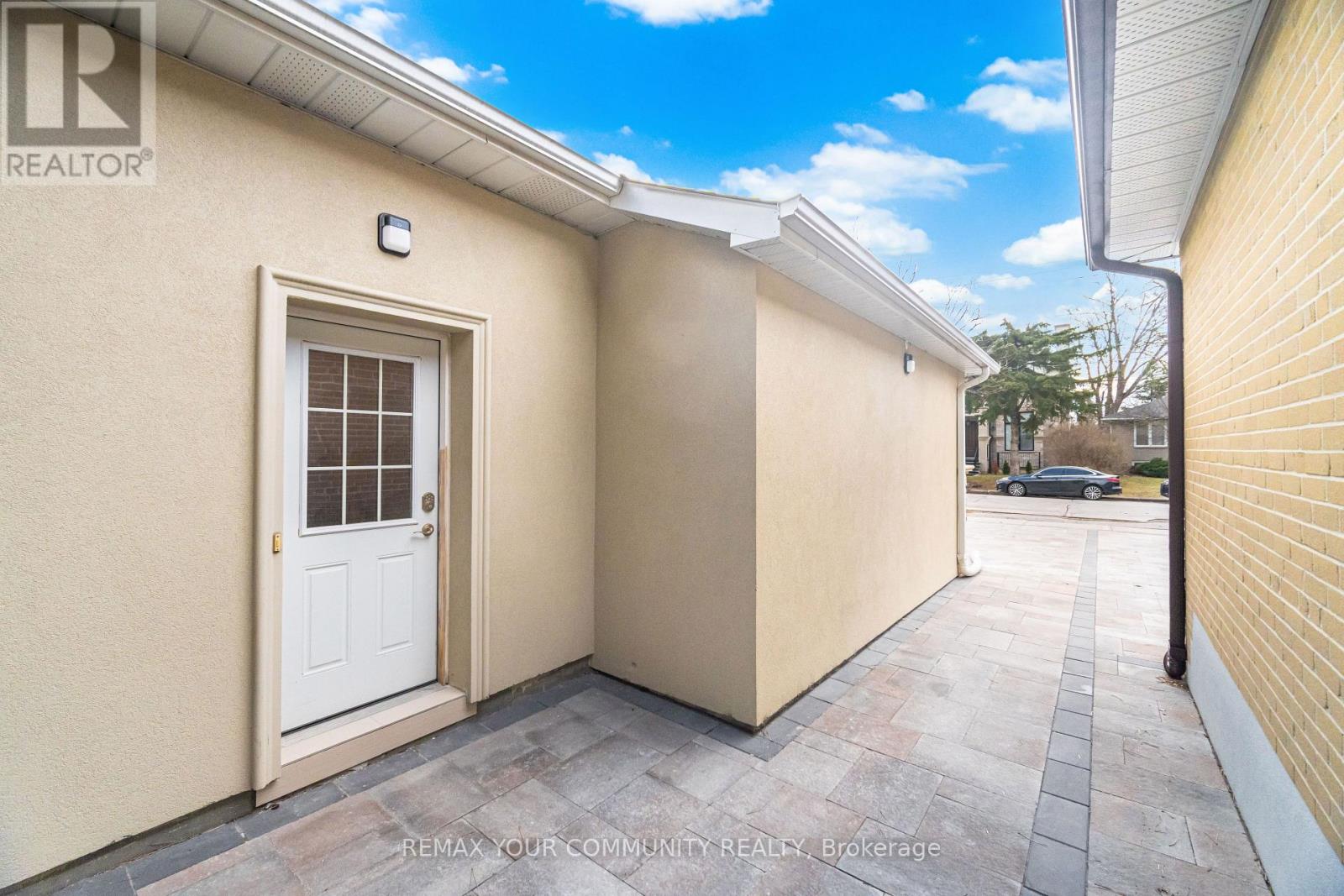 Lower - 200 Goulding Avenue N Property Photo 18