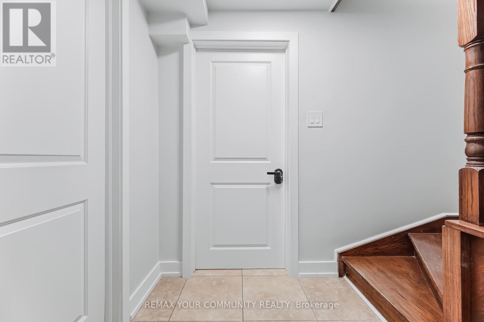 Lower - 200 Goulding Avenue N Property Photo 20