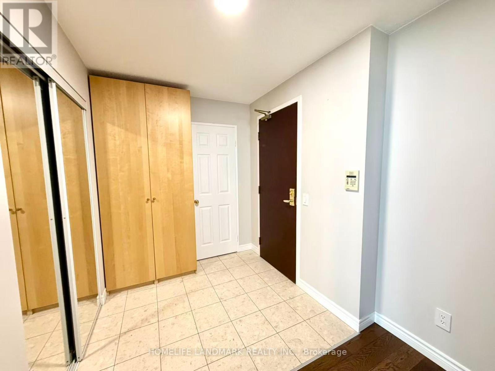 1706 - 18 Parkview Avenue Property Photo 3