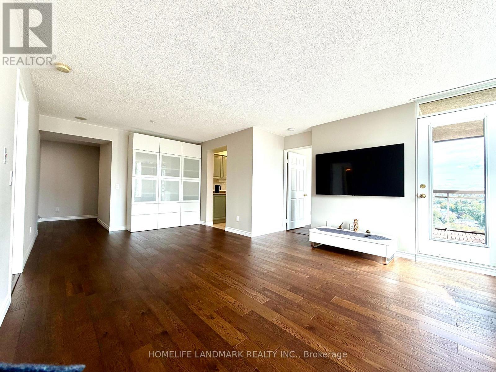 1706 - 18 Parkview Avenue Property Photo 7