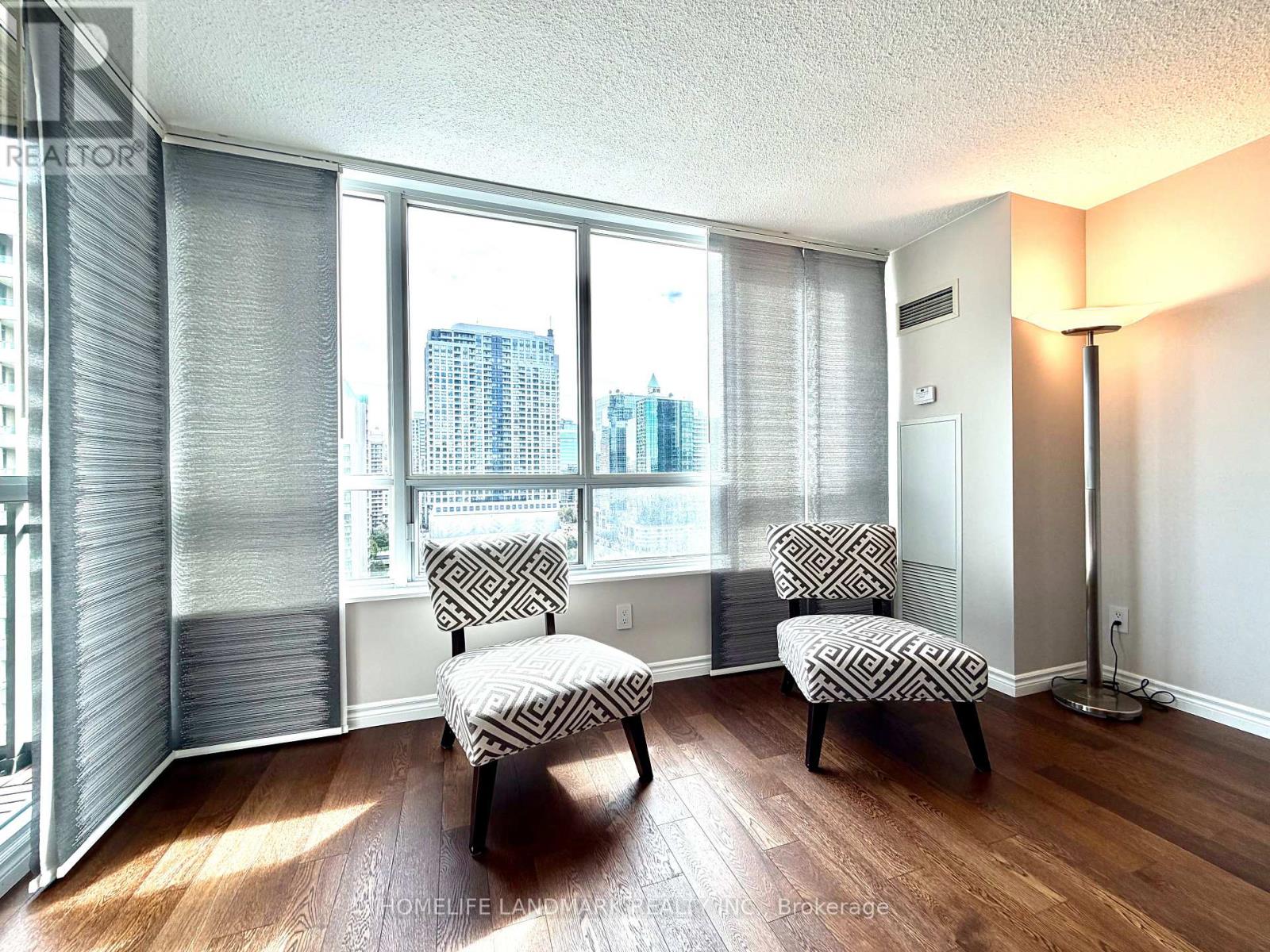 1706 - 18 Parkview Avenue Property Photo 8