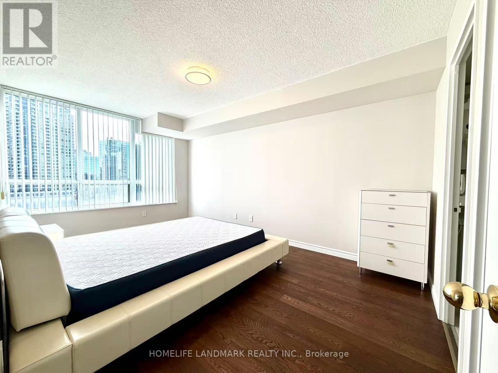 1706 - 18 Parkview Avenue Property Photo 11