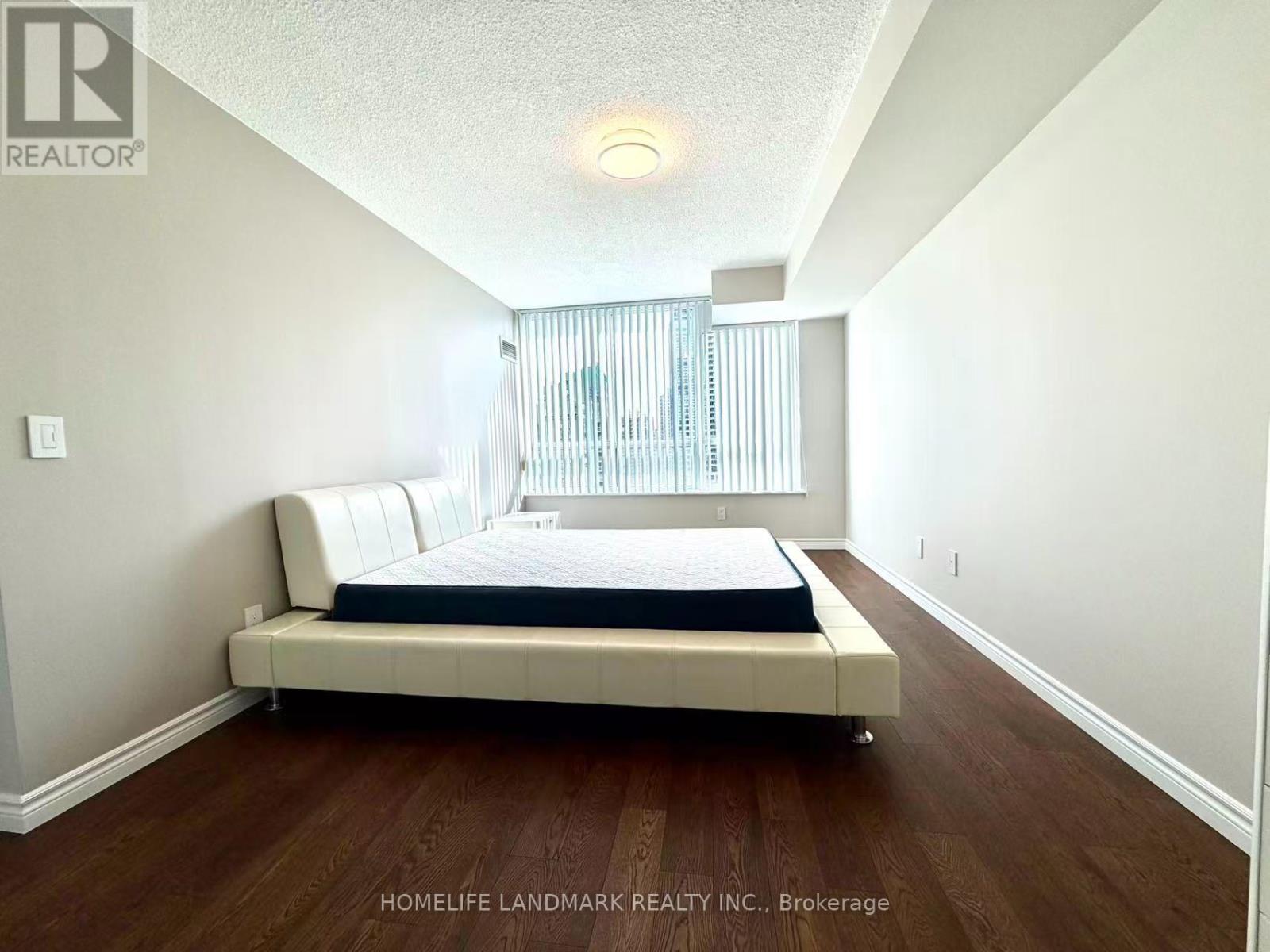 1706 - 18 Parkview Avenue Property Photo 12