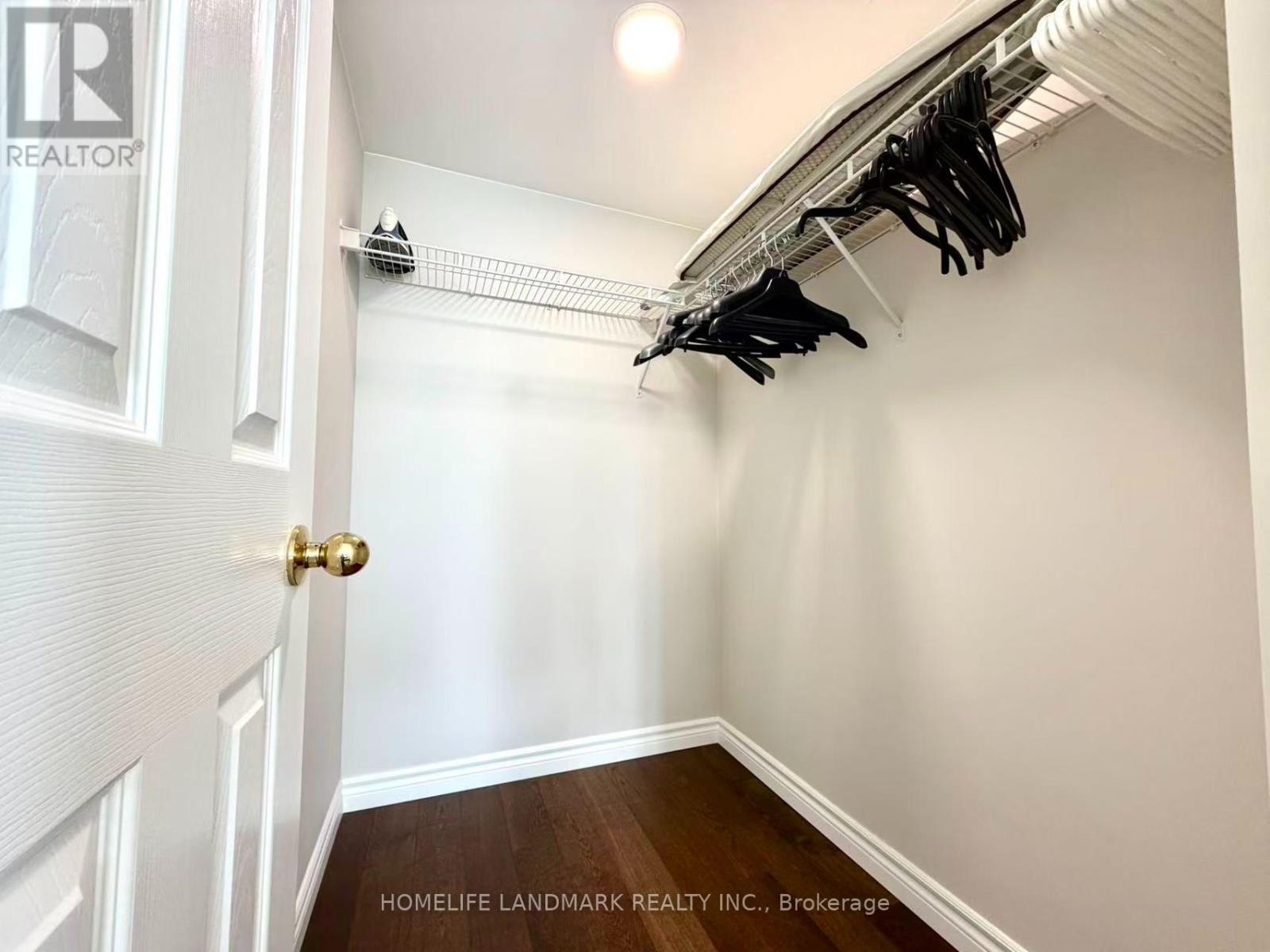 1706 - 18 Parkview Avenue Property Photo 13