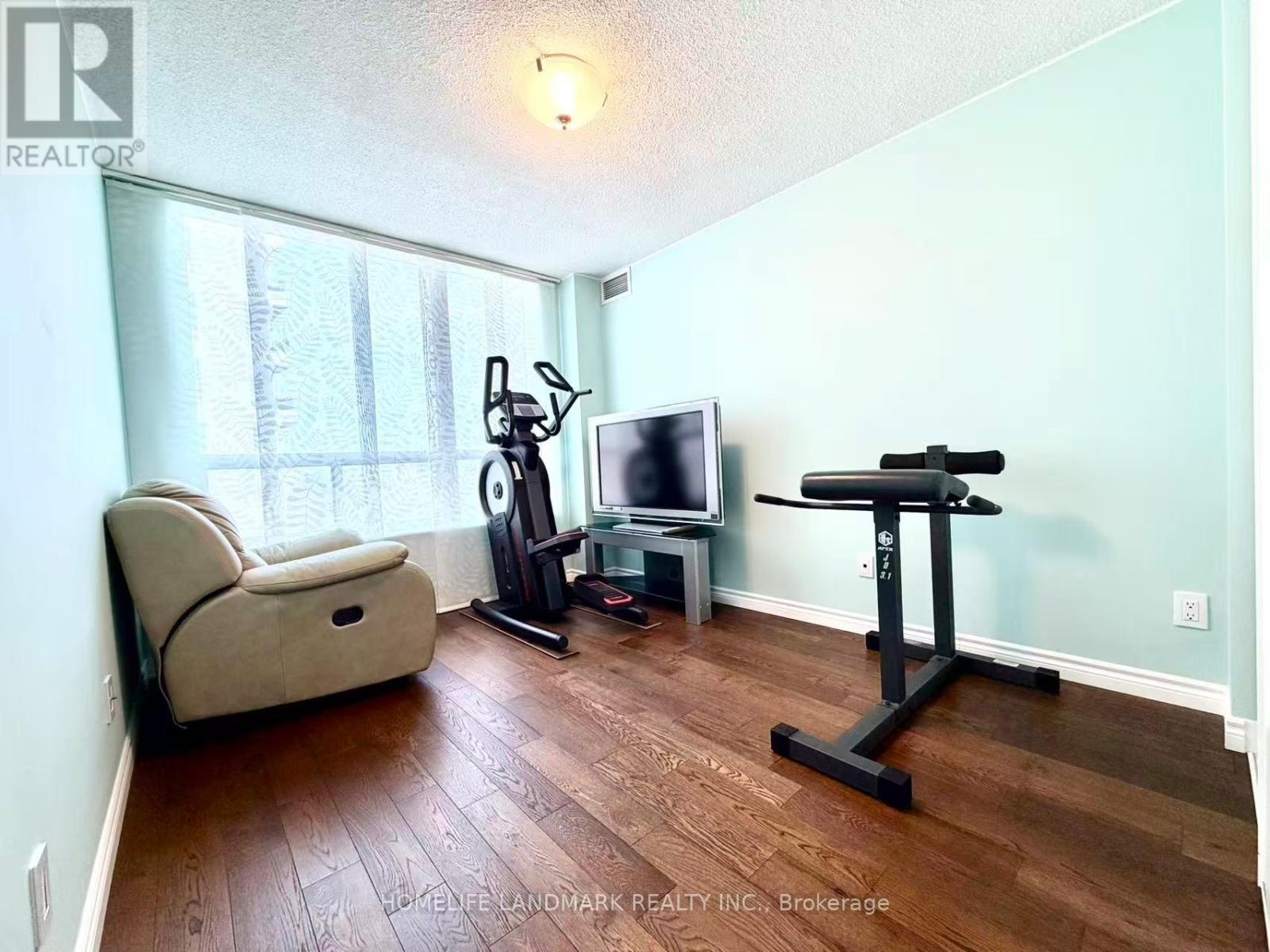 1706 - 18 Parkview Avenue Property Photo 15