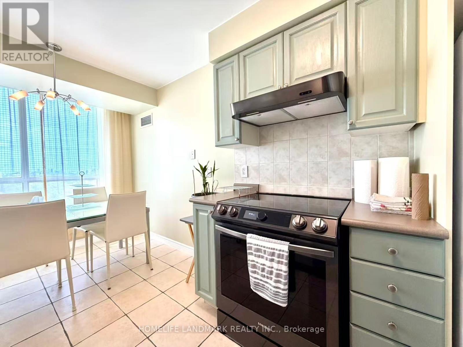1706 - 18 Parkview Avenue Property Photo 16