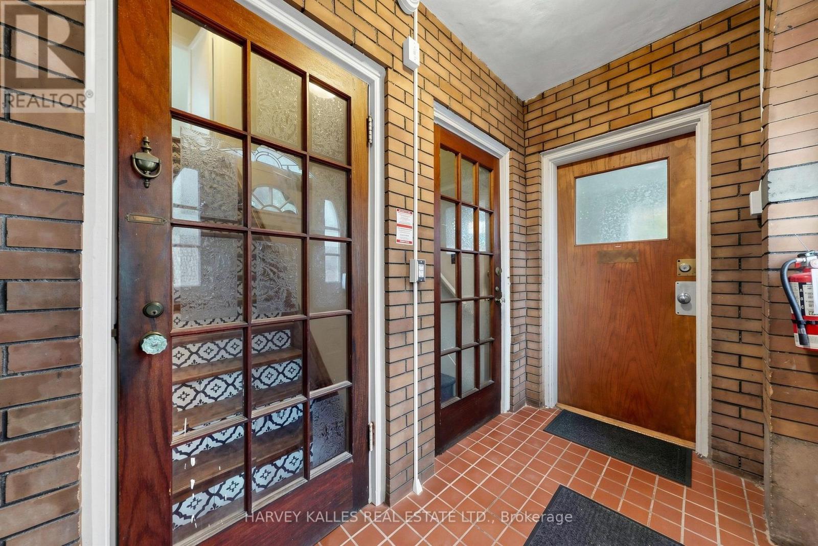 South 2nd - 163 Highbourne Road Property Photo 8