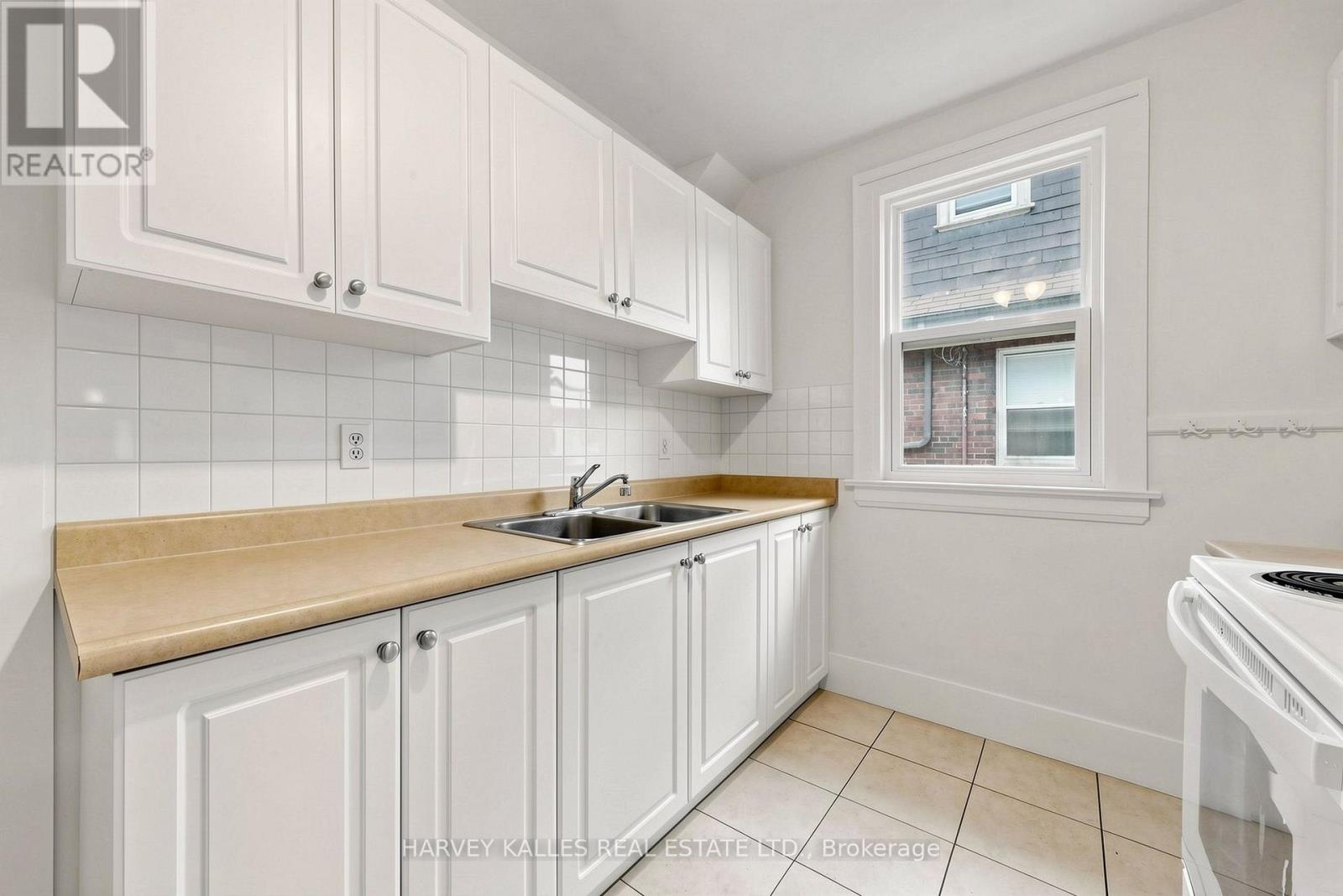 South 2nd - 163 Highbourne Road Property Photo 19