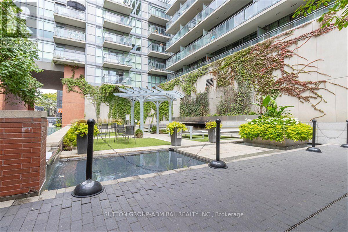 221 - 775 King Street W Property Photo 3