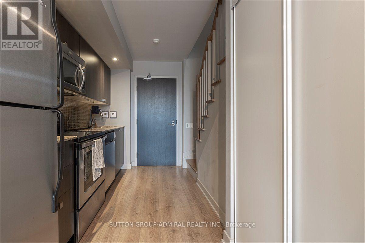 221 - 775 King Street W Property Photo 5