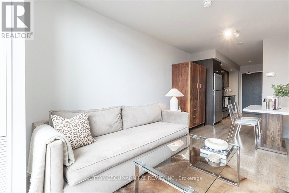 221 - 775 King Street W Property Photo 7