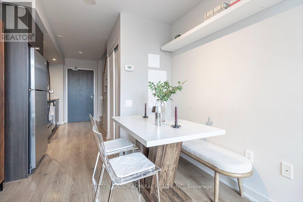 221 - 775 King Street W Property Photo 8