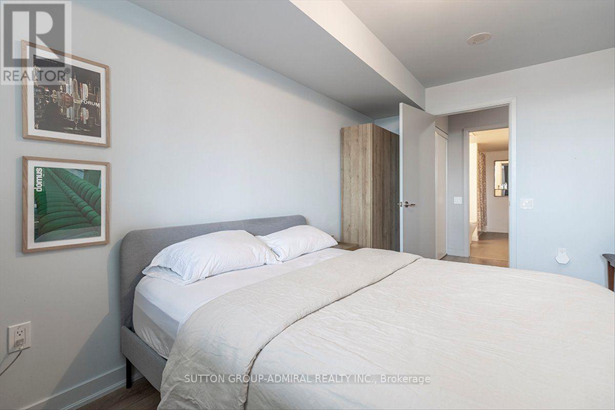 221 - 775 King Street W Property Photo 14
