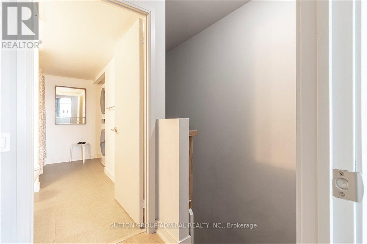 221 - 775 King Street W Property Photo 19