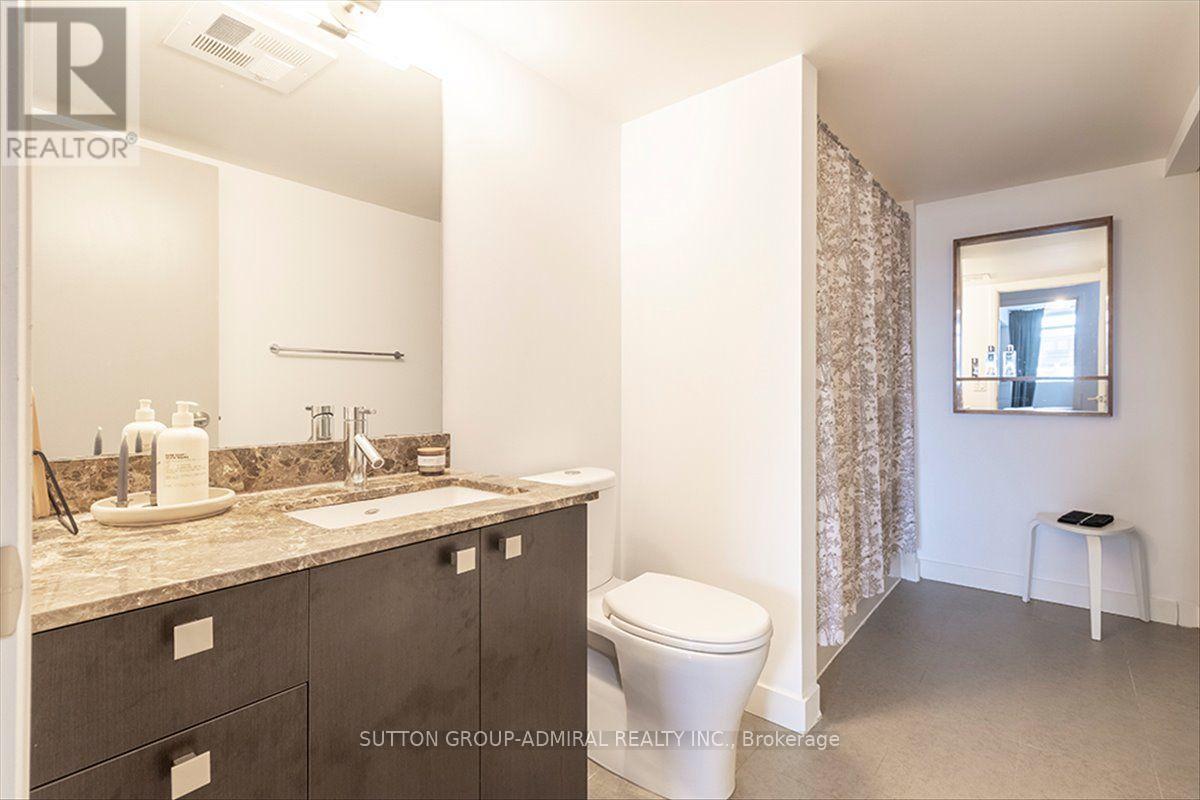 221 - 775 King Street W Property Photo 21