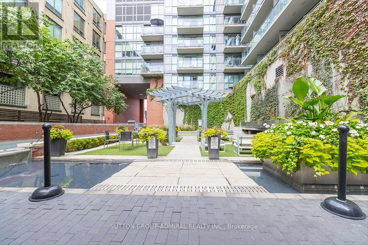 221 - 775 King Street W Property Photo 34