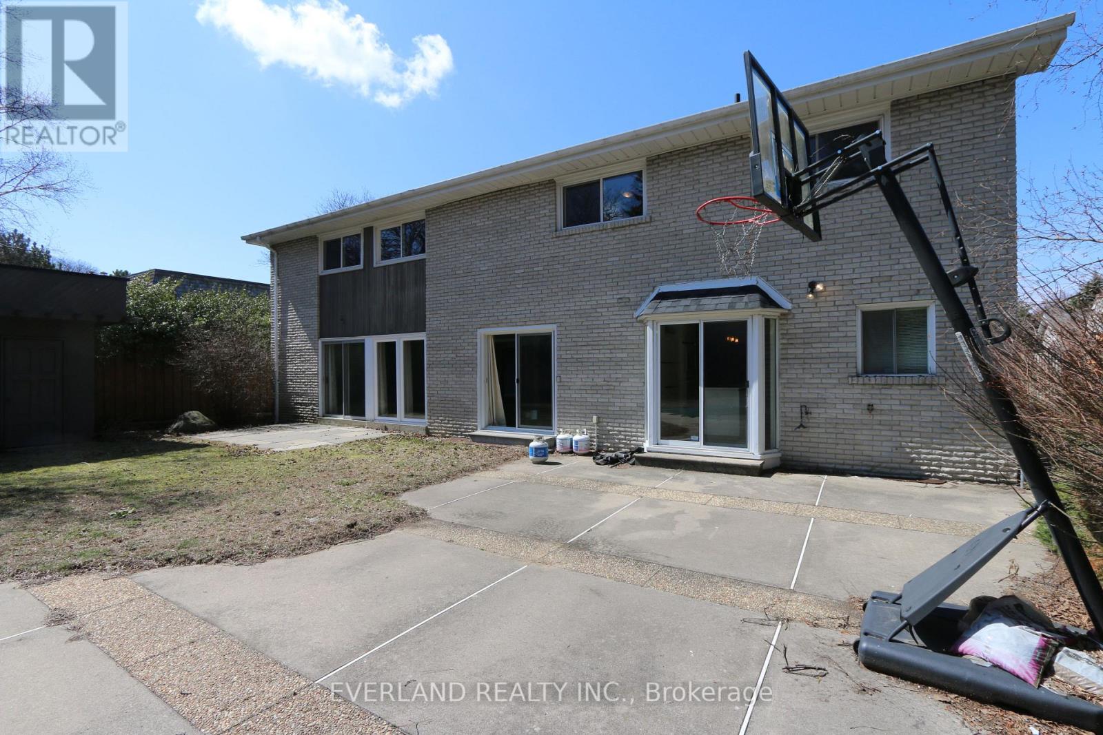 18 Silvergrove Road Property Photo 4