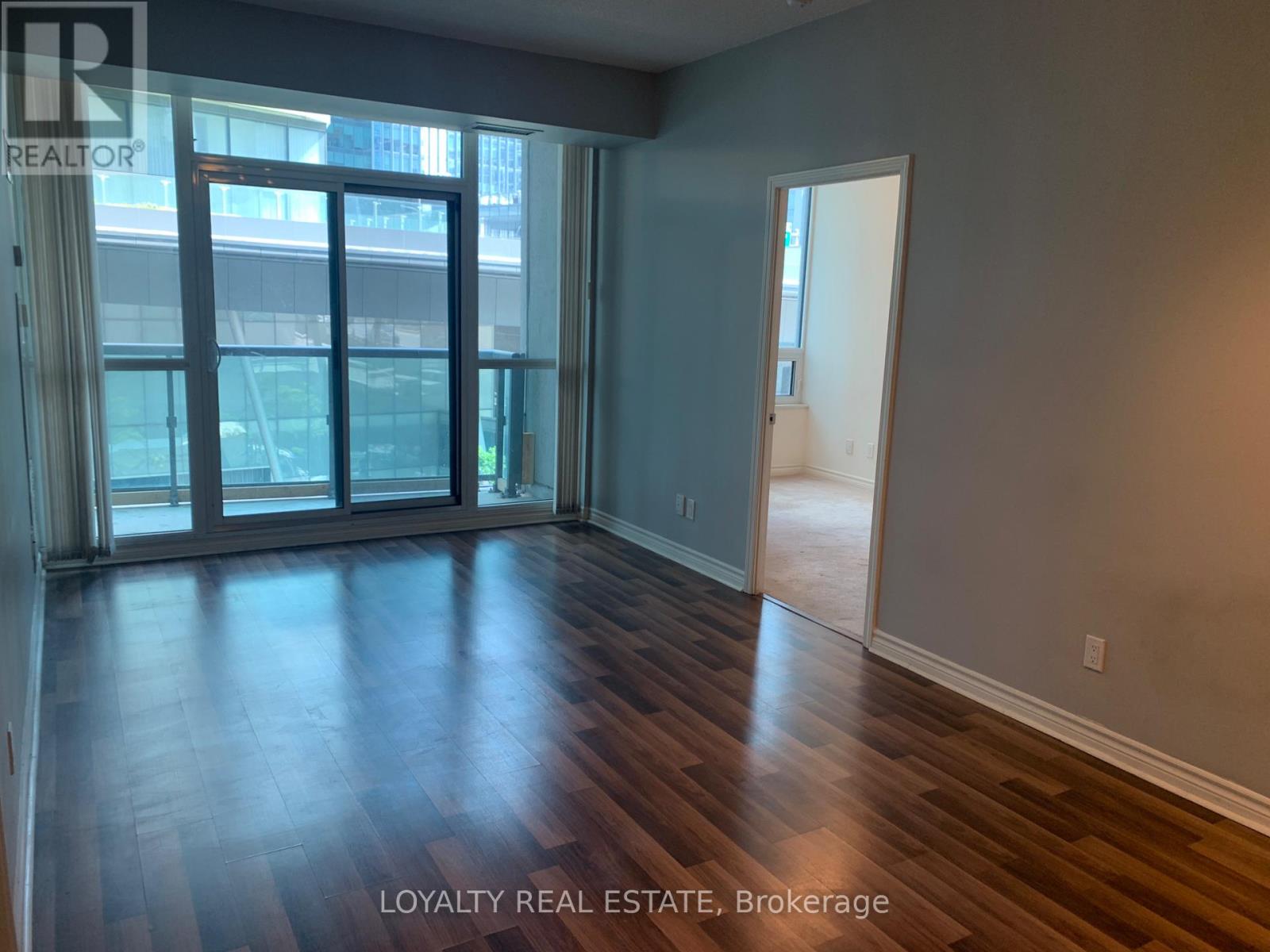309 - 19 Grand Trunk Crescent Property Photo 6