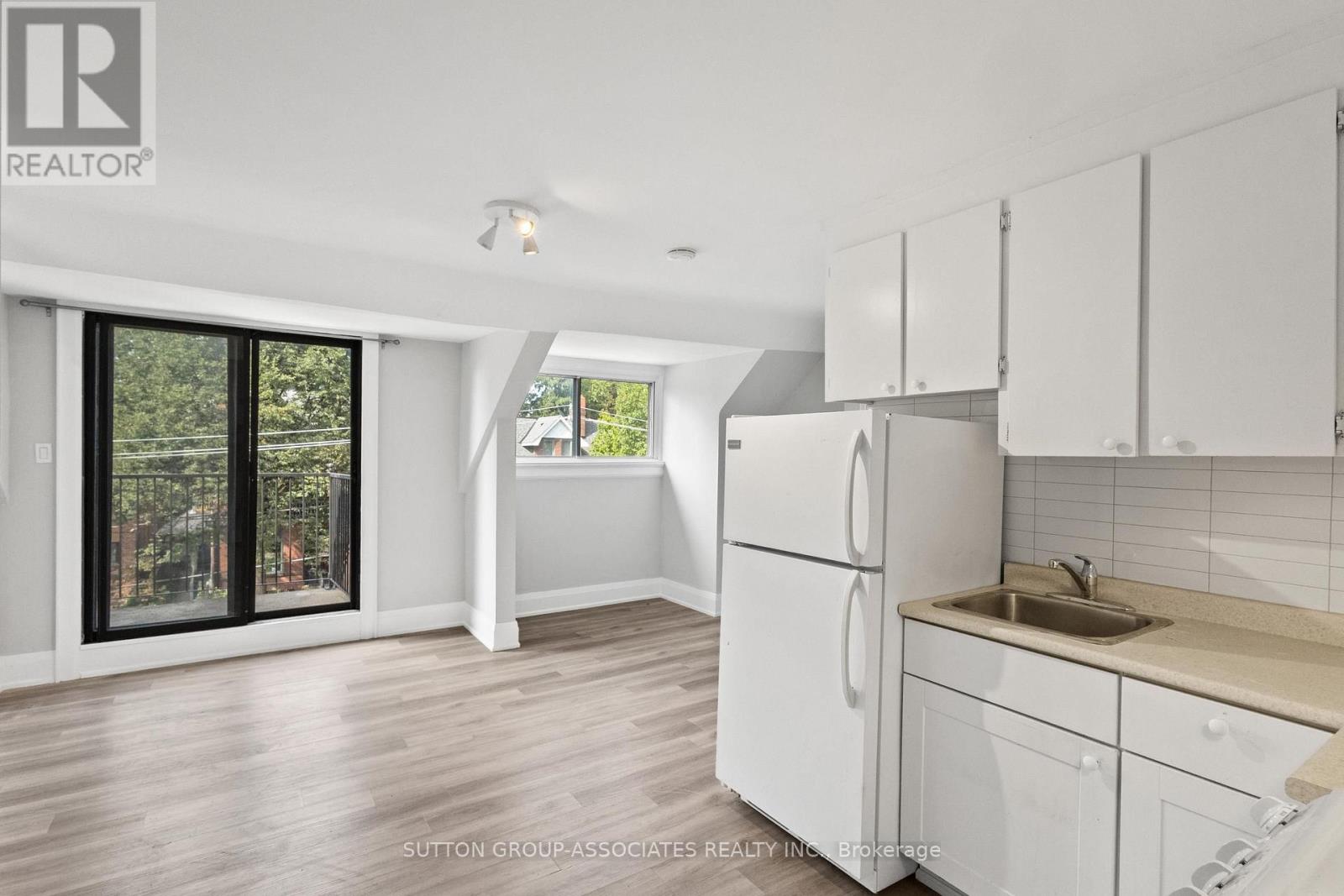 415 Brunswick Avenue Property Photo 5