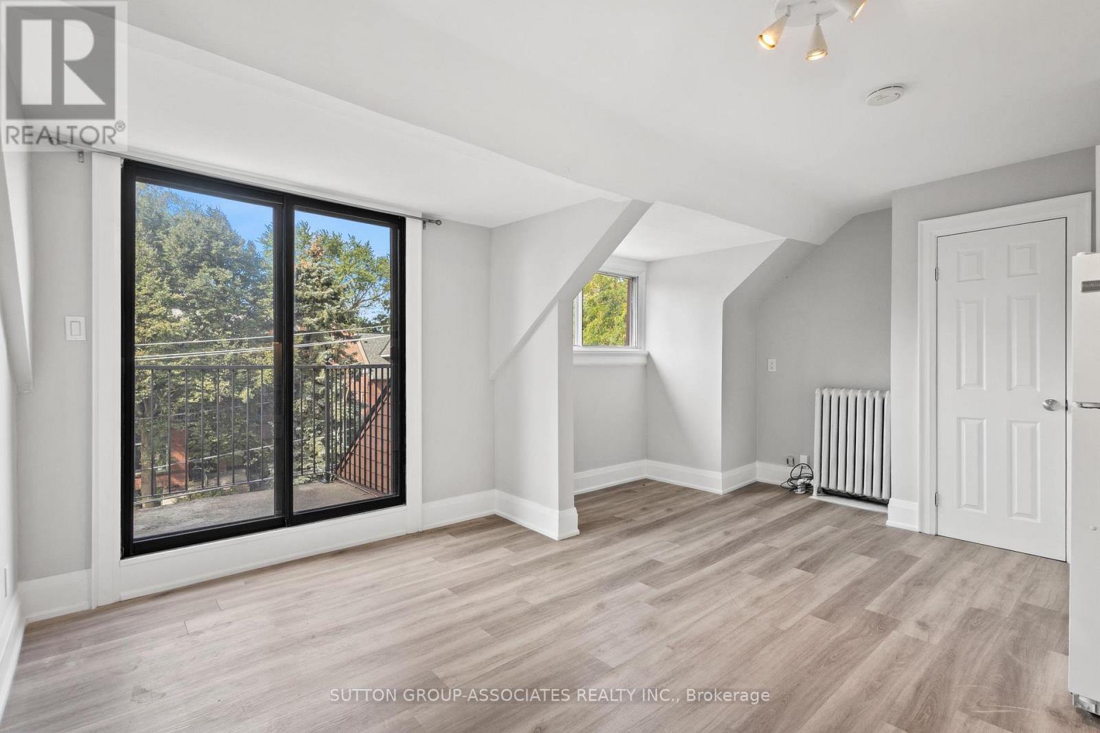 415 Brunswick Avenue Property Photo 8