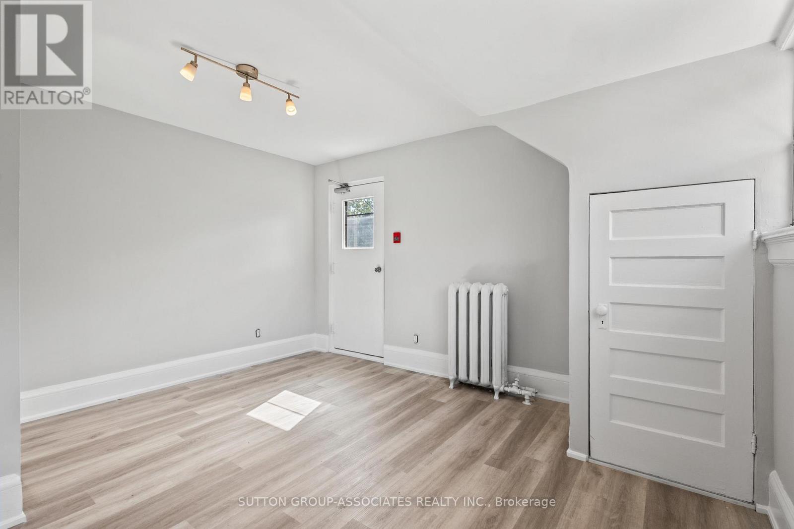 415 Brunswick Avenue Property Photo 10