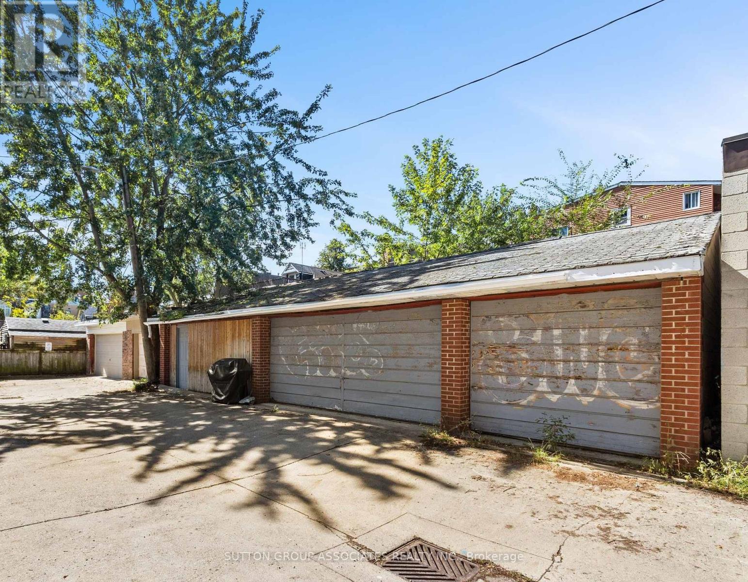 415 Brunswick Avenue Property Photo 20
