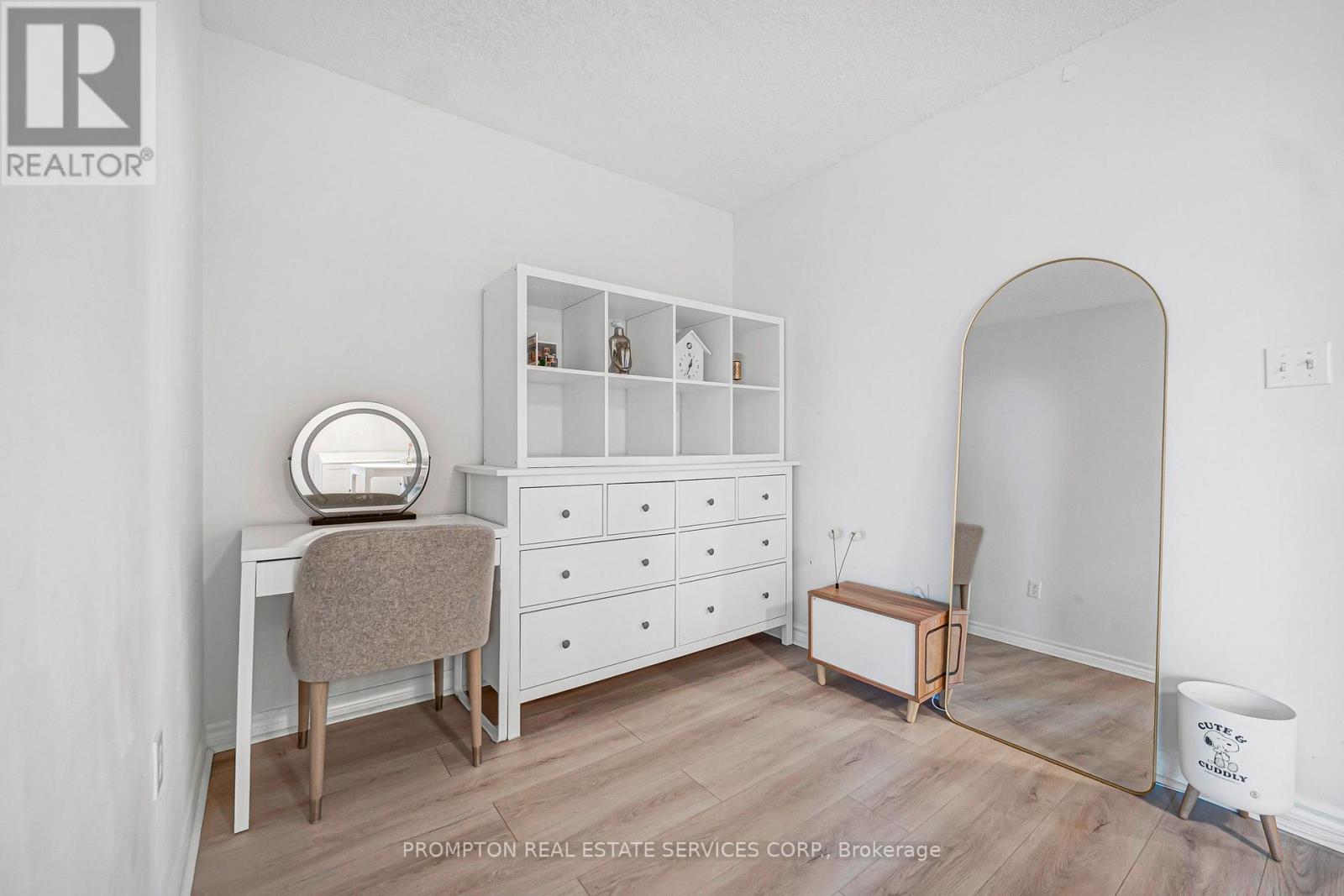 807 - 7 Lorraine Drive Property Photo 10