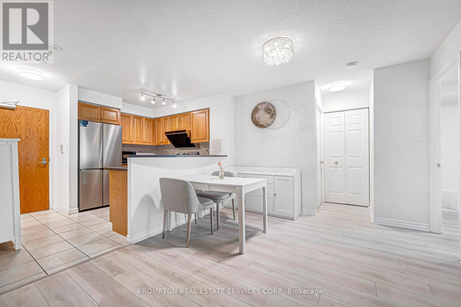 807 - 7 Lorraine Drive Property Photo 13