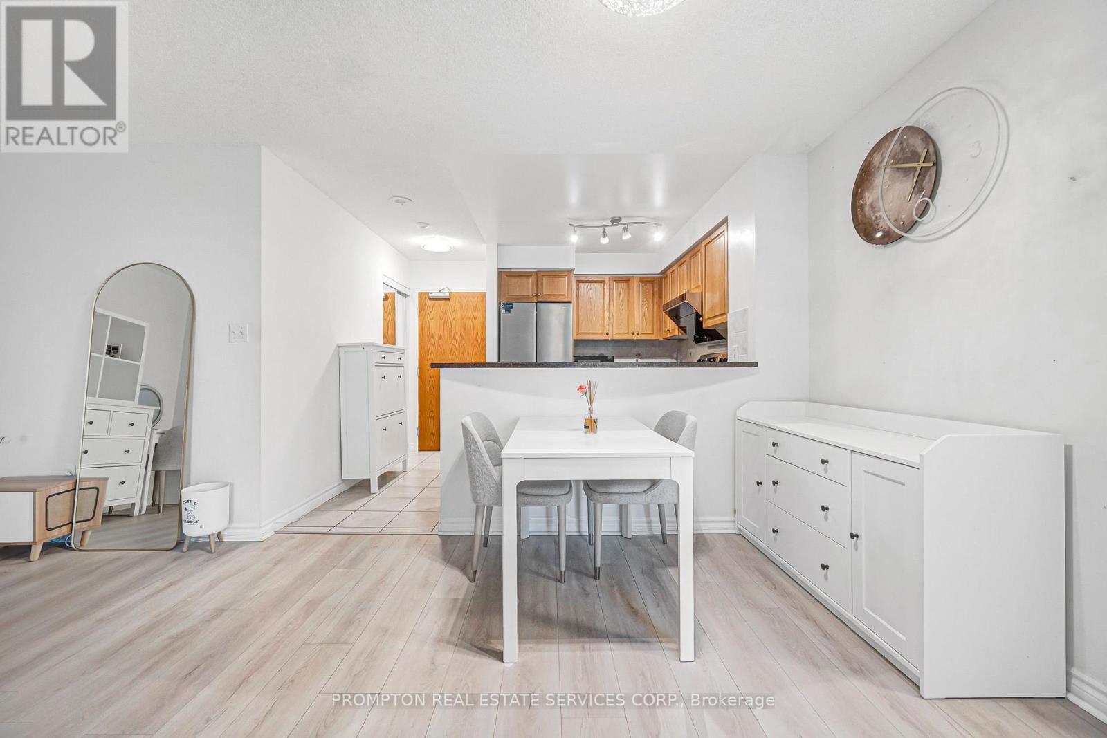807 - 7 Lorraine Drive Property Photo 15