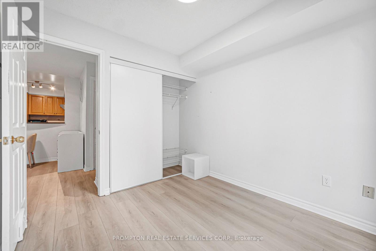 807 - 7 Lorraine Drive Property Photo 19