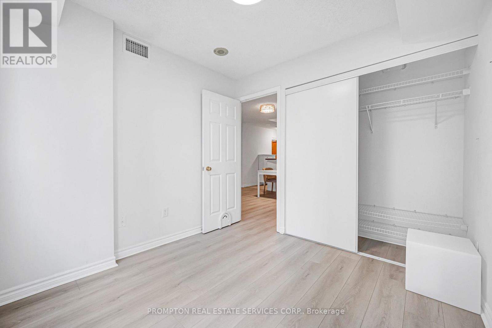 807 - 7 Lorraine Drive Property Photo 20